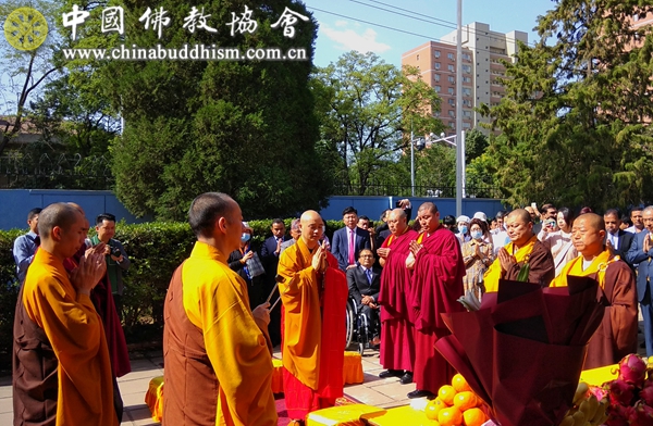 ���Ը����L���Ჴ���v�A��ʹ�^��ϯ�l(w��i)����(ji��)�cף�������