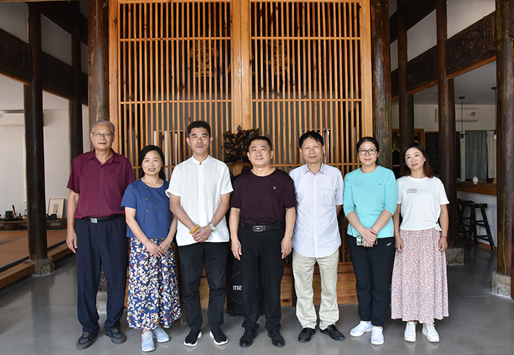 作家報(bào)張富英應(yīng)邀到浙江江山指導(dǎo)文學(xué)創(chuàng)作 作家報(bào)張富英應(yīng)邀到浙江江山指導(dǎo)文學(xué)創(chuàng)作