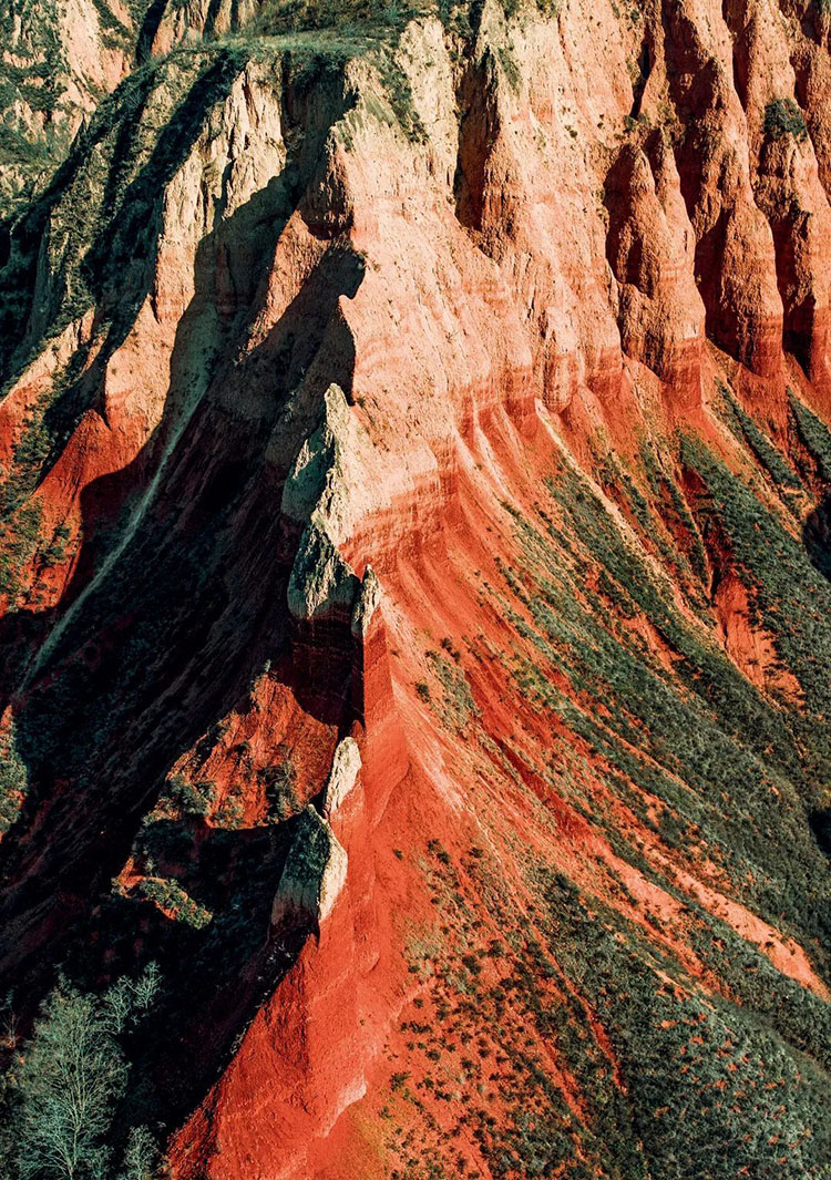 尋找中國的墻狀山 尋找中國的墻狀山