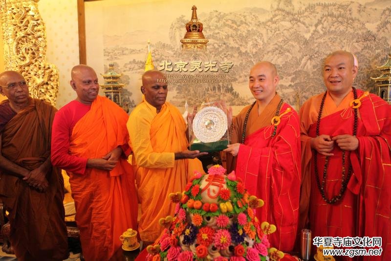 �`���³��k�����������c��˹����Ļ���������Մ��(hu��) ��˹��ɮ�������Ϲ��������ƽ