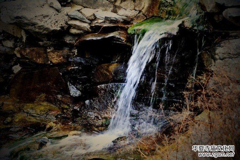 ����ɽ��ʯ�����Ȫ�澰