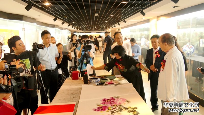 �������ծ��҄�Ԫ�t��ĵ��֮�衱���}ϵ����Ʒչ�_Ļ