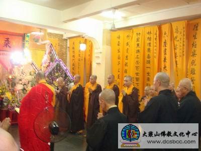 Խ���Aɮ�I(l��ng)���ڌ�(sh��)�L(zh��ng)�ϰ������� ��e�xʽ�e��