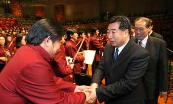 �������˼Σ��ϯ�����ݺ͘�(l��)������(l��)��(hu��)