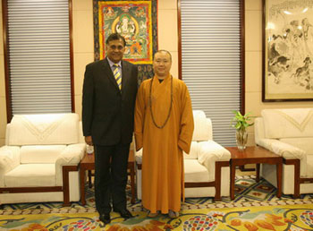 ˹���m���⽻���L(zh��ng)�_ϣ�������������R���^���U��