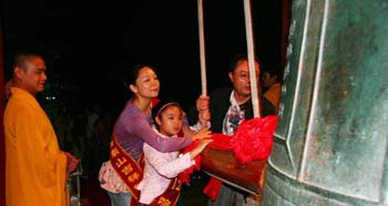 ������������ ��ɽ���f������϶�ף��