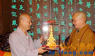 �¼��V����һ�е���üɽ���UԺ�M(j��n)�Ѕ��L