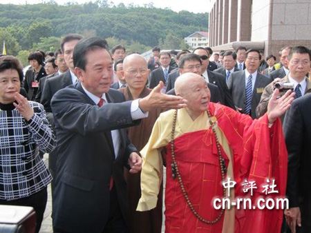 ����֕�(hu��)�L(zh��ng)���L���_(t��i)�U���_(k��i)ɽ����Ω�X(ju��)�L(zh��ng)�ϣ��D��