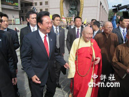 ����֕�(hu��)�L(zh��ng)���L���_(t��i)�U���_(k��i)ɽ����Ω�X(ju��)�L(zh��ng)�ϣ��D��