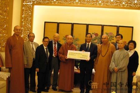 ��۷�̽��������������200�fԪ