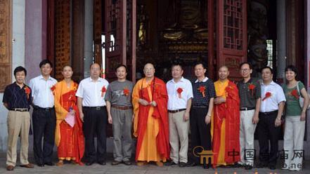 湖南株洲舉行新堅(jiān)法師榮膺空靈寺方丈升座慶典 湖南株洲舉行新堅(jiān)法師榮膺空靈寺方丈升座慶典