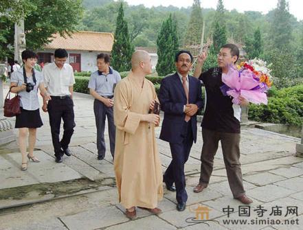 尼泊爾駐華大使卡爾基一行參訪江西廬山東林寺 尼泊爾駐華大使卡爾基一行參訪江西廬山東林寺