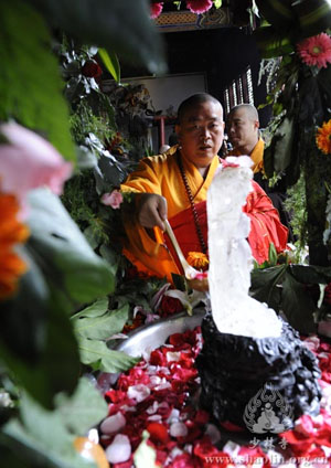 �r(n��ng)�v���³��˺����������e�kԡ��(ji��)��ǧ������󷨕�(hu��)