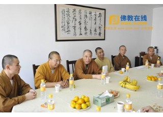 �Ϻ��з�̅f(xi��)��(hu��)�I(l��ng)��(d��o)�̎���(ji��)ο���Ϻ����W(xu��)Ժ���ˆT