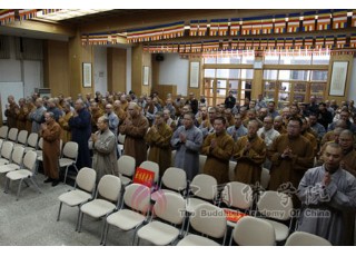 �Ї����W(xu��)Ժ�e��2013�ꡰ���֡���(ji��ng)�̡���(ji��ng)�W(xu��)���C�l(f��)�xʽ