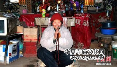 83歲終南山“茅棚隱士”:與山為伴 與人為善 83歲終南山“茅棚隱士”:與山為伴 與人為善
