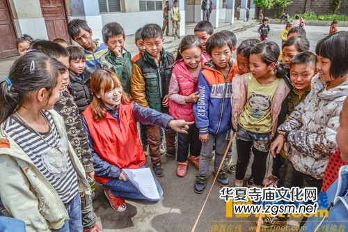 上海玉佛禪寺捐資助建云南地區(qū)“愛心圖書室” 上海玉佛禪寺捐資助建云南地區(qū)“愛心圖書室”