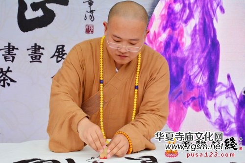 �������������¶U�����͡��С��B(y��ng)��������չ�ڸ����_Ļ