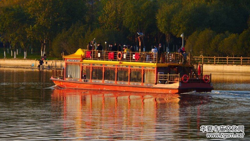 攝影:北京通州運(yùn)河公園水上風(fēng)景及畫舫游船掠影 攝影:北京通州運(yùn)河公園水上風(fēng)景及畫舫游船掠影