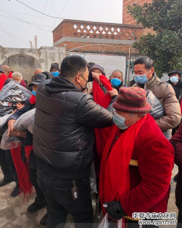 正念正心宗教學(xué)研究院執(zhí)行院長(zhǎng)張磊為家鄉(xiāng)孤寡老人捐贈(zèng)衣物生活物品 正念正心宗教學(xué)研究院執(zhí)行院長(zhǎng)張磊為家鄉(xiāng)孤寡老人捐贈(zèng)衣物生活物品