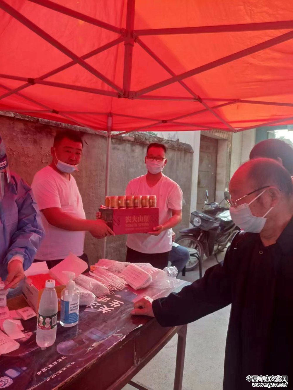 正念正心國學文化研究院傳統(tǒng)文化學研中心到逍遙鎮(zhèn)敬老院進行慰問 正念正心國學文化研究院傳統(tǒng)文化學研中心到逍遙鎮(zhèn)敬老院進行慰問