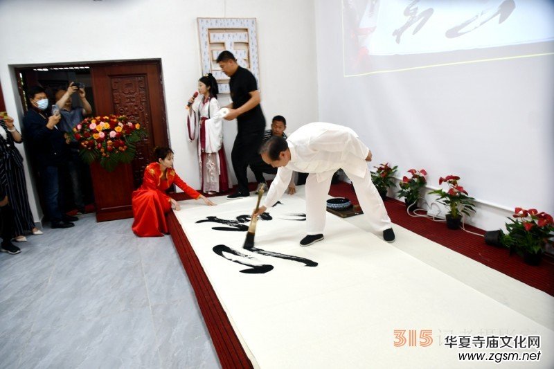 ���ĺ��(gu��)�� ��ī�����ǡ����������pϲ���ˇ�g(sh��)���Ć���(d��ng)�xʽ�ڷ�ɽ�^(q��)�e��