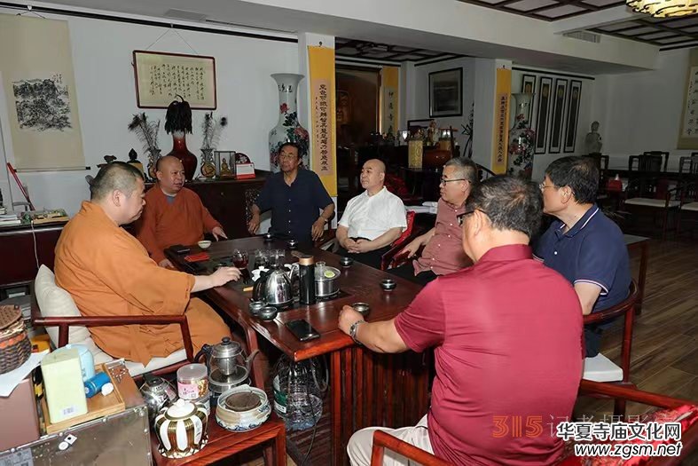 ���Ї����¿����s־���Ļ�ˇ�g(sh��)ί�T�� Ƹ������ί�T�xʽ�ڝ������e��