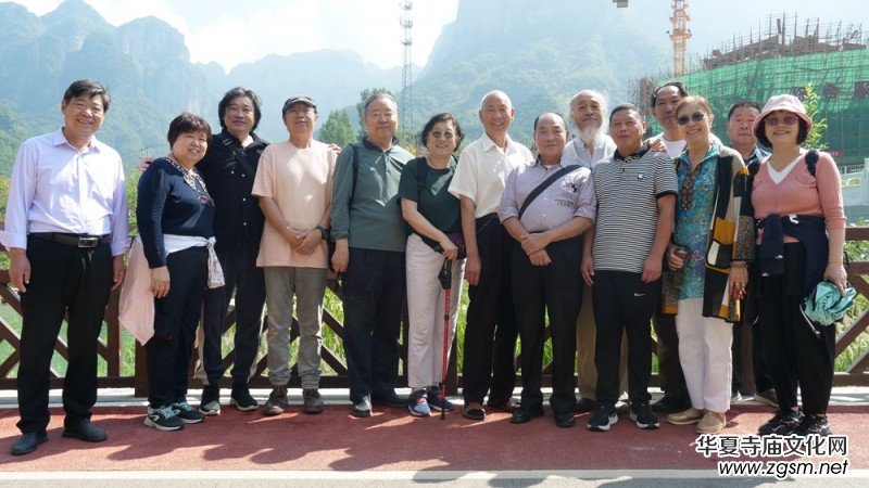 中華靳氏部分書畫名家南太行寫生創(chuàng)作暨第四屆藝術(shù)研討會在王莽嶺三寶山莊舉行 中華靳氏部分書畫名家南太行寫生創(chuàng)作暨第四屆藝術(shù)研討會在王莽嶺三寶山莊舉行