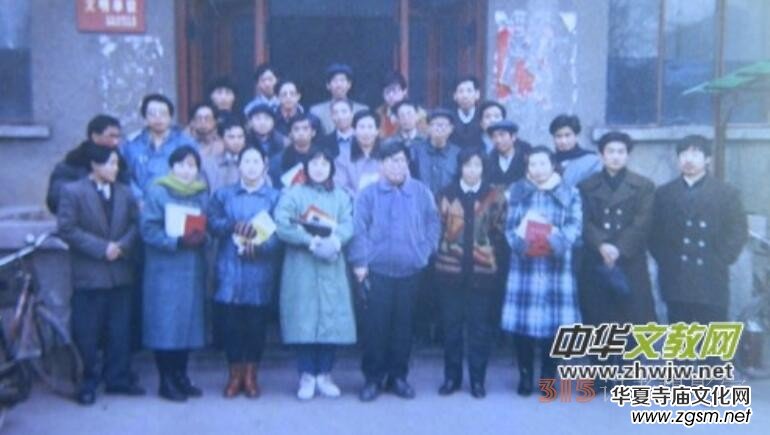 �Ŷ��ĉ�������һƬ�¾G�����P(gu��n)�ڰ��(y��ng)�¾G�ČW(xu��)��Ļؑ�